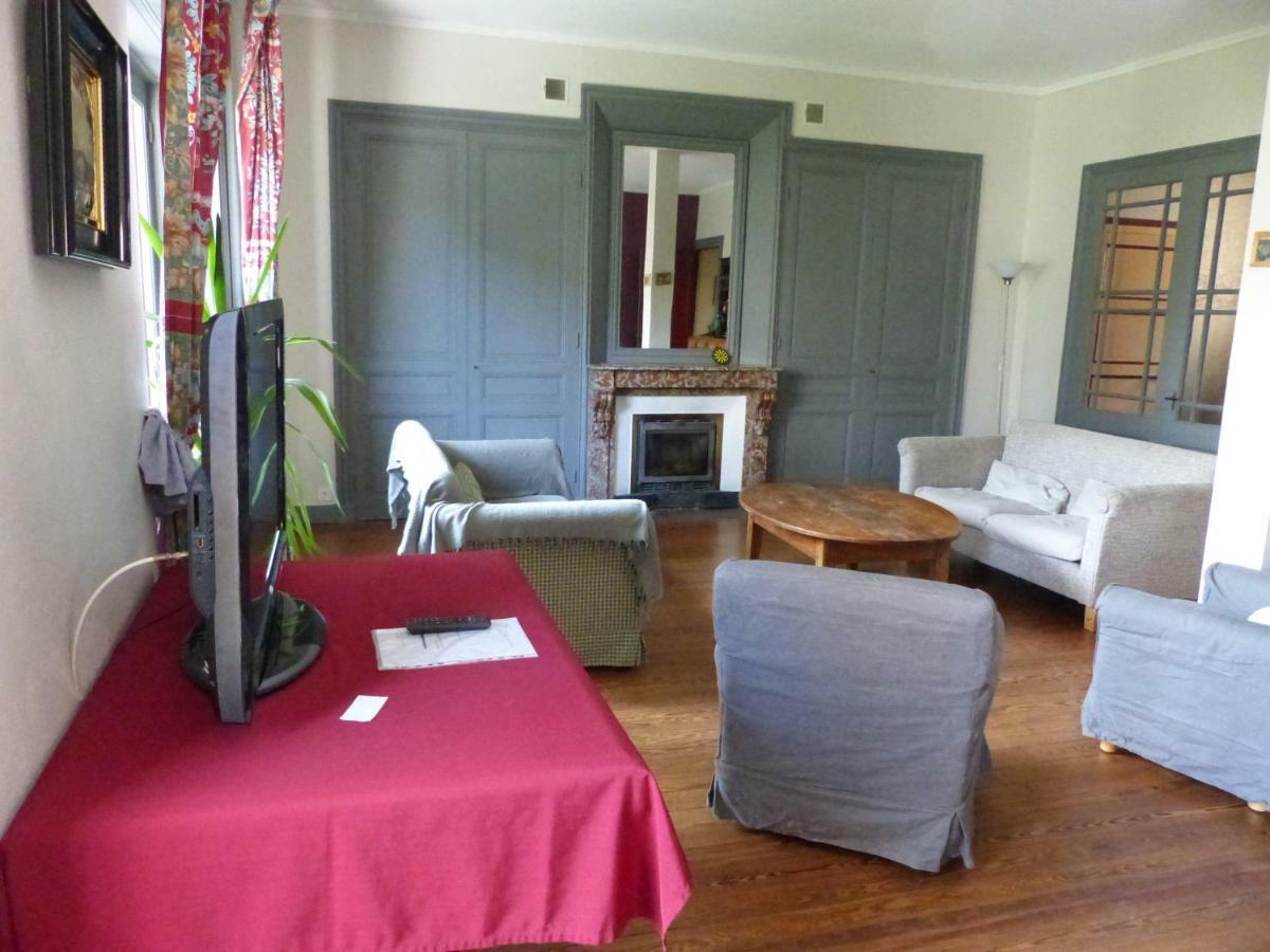 Hotel Les Volets Bleus à Le Perreon Extérieur photo