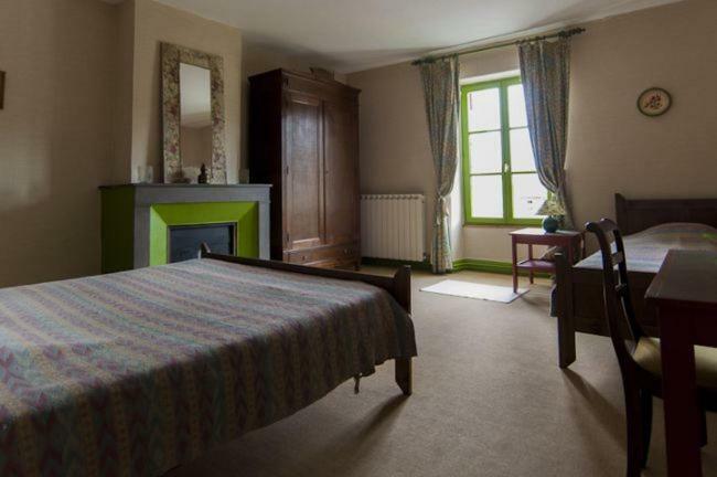 Hotel Les Volets Bleus à Le Perreon Extérieur photo